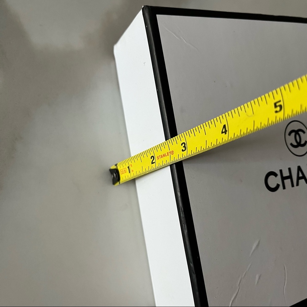 Chanel Gift Box - Picture 5 of 5